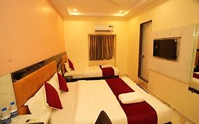 Hotel Rinza Residency